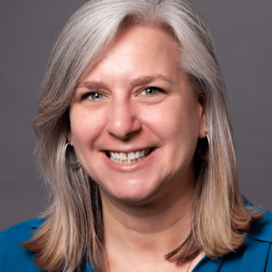 A headshot of Julie Pignataro.