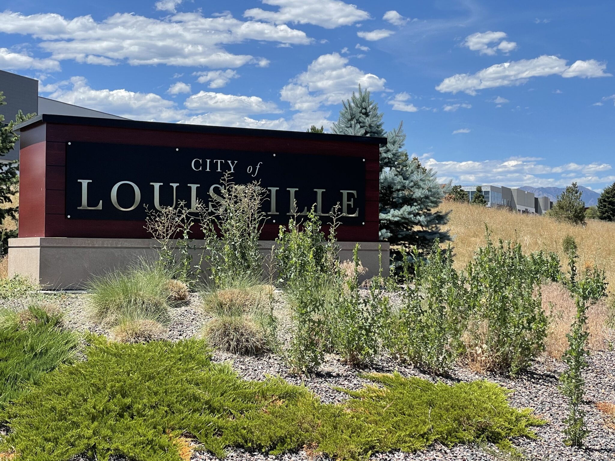 Louisville welcome sign
