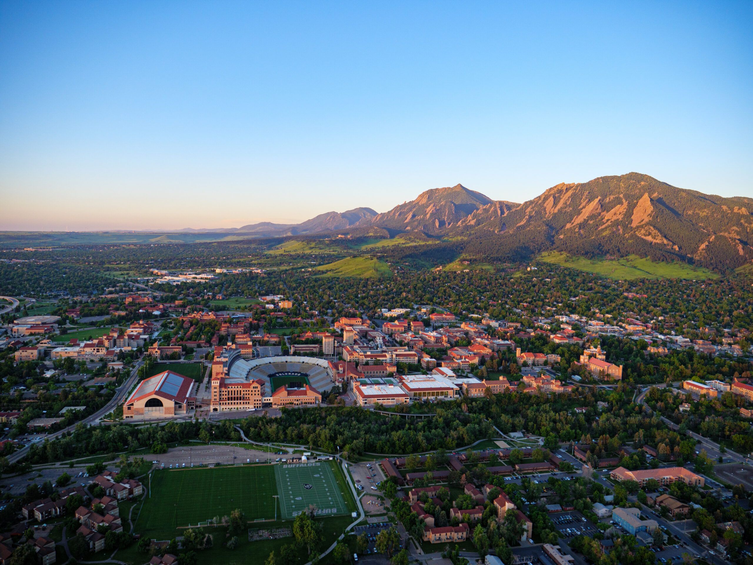 CU Boulder welcomes students to annual move-in and Fall Welcome – BizWest