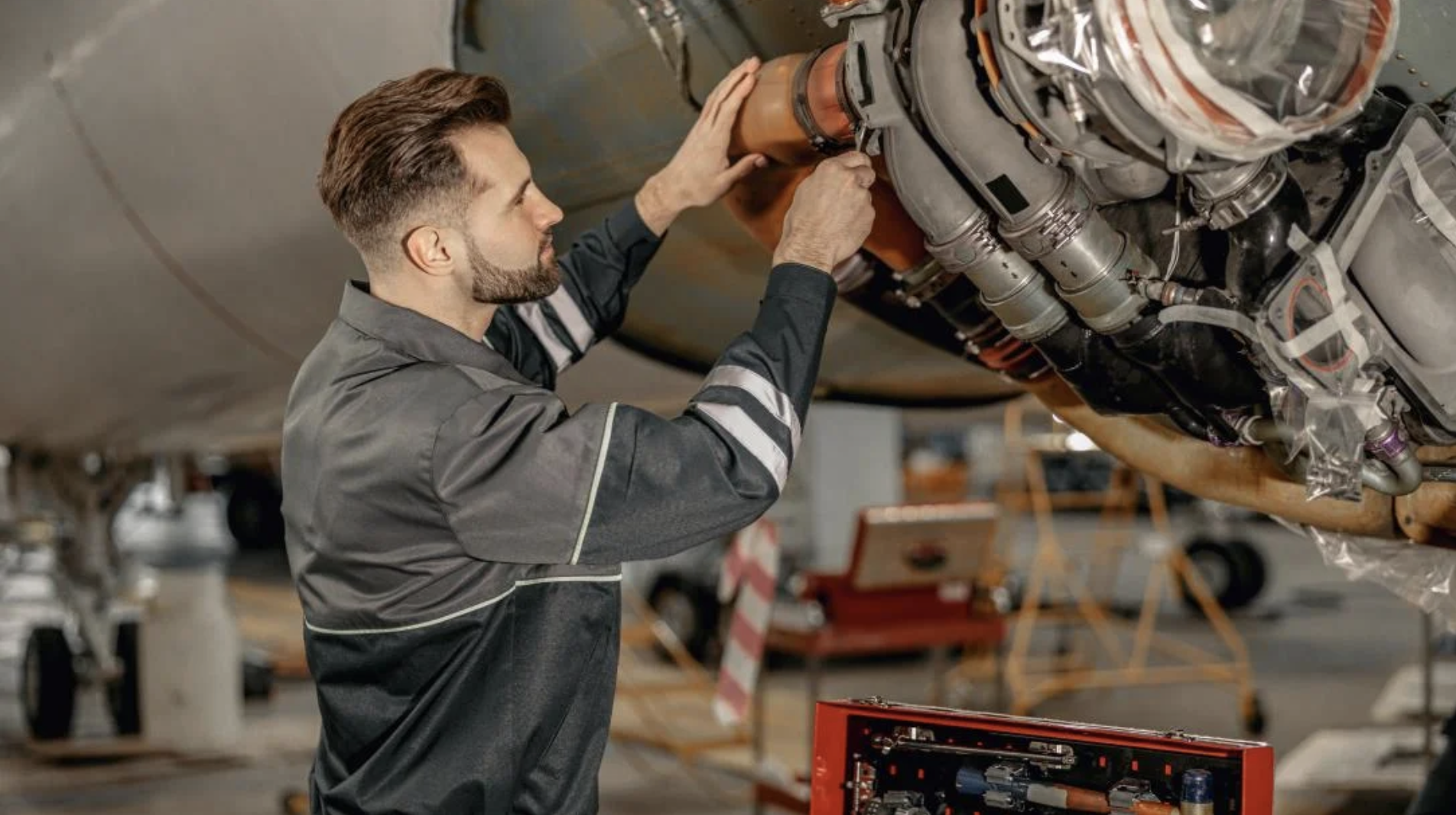 Aims students can apply to a new aircraft maintenance training center program.